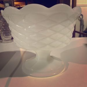 Pedestal diamond quilted milk glass